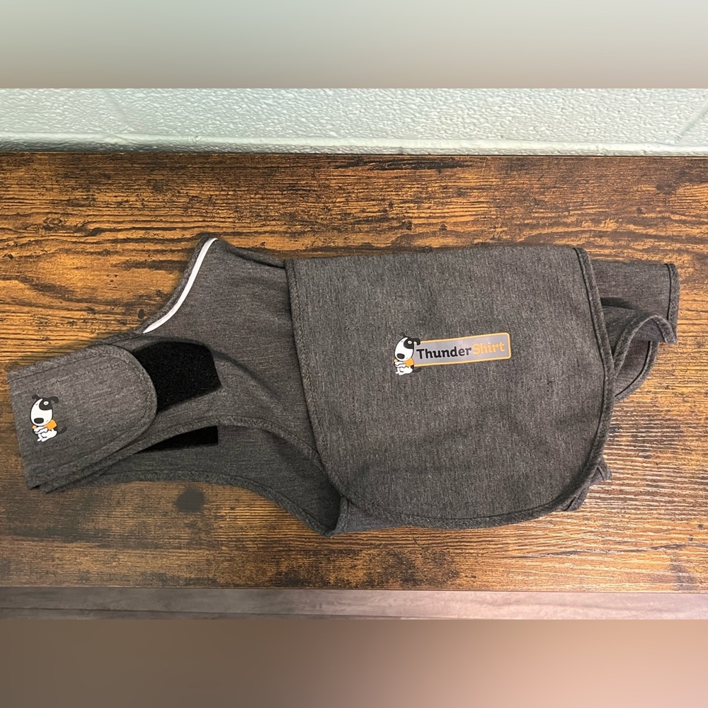 Thundershirt.  NWOT.